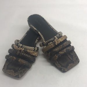 VINCE Zahara Snake-PrintBrown, Flat Slide Sandals, Excel.condition , SIZE 6.5 M.
